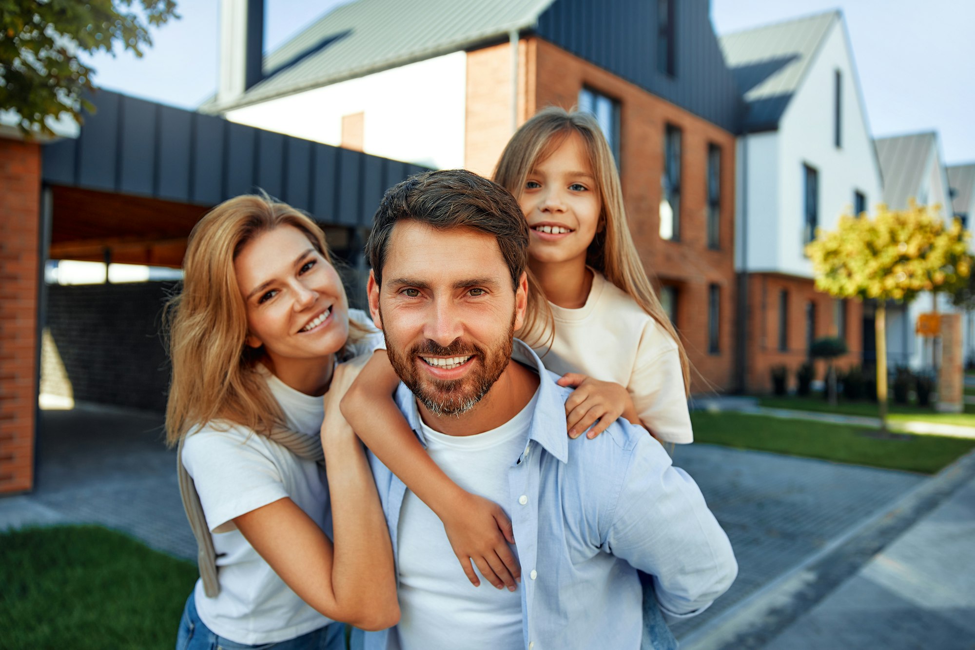 Moving, buying a home. Family shooting.